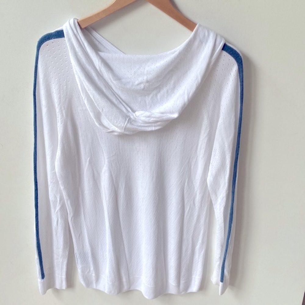 Sweaty Betty Long-sleeve eyelet White hooded top & blue trim on sleeves, Size M - Picture 10 of 10